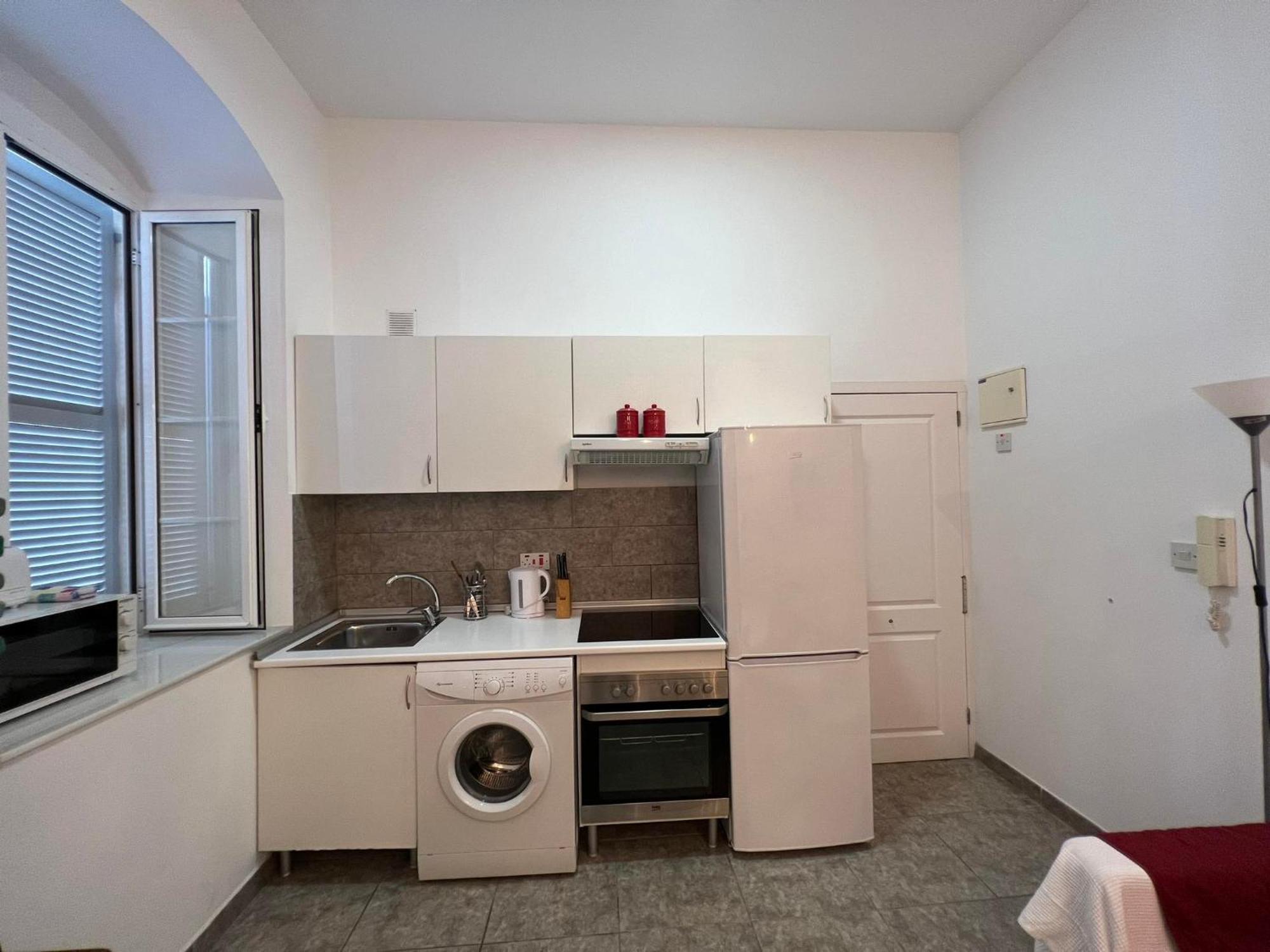 Budget-Friendly 1Br In The City Center Gibraltar Exterior photo